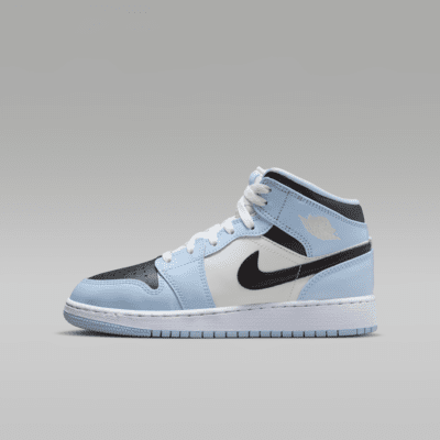 Air Jordan 1 Mid Older Kids Shoes